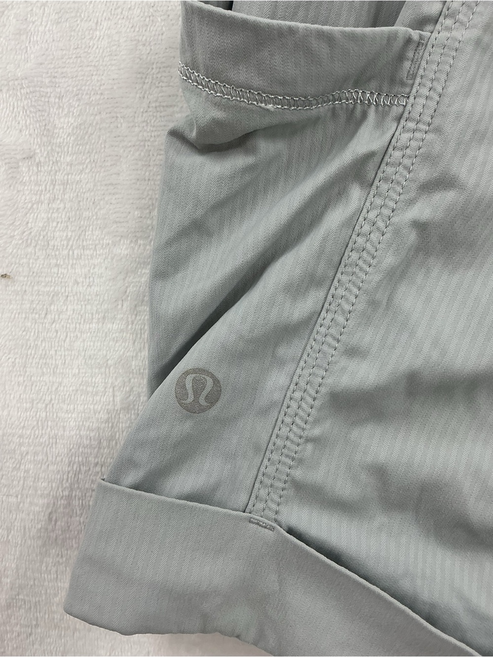 lululemon athletica Light Gray Drawstring Athletic Shorts 897 - Picture 5 of 7